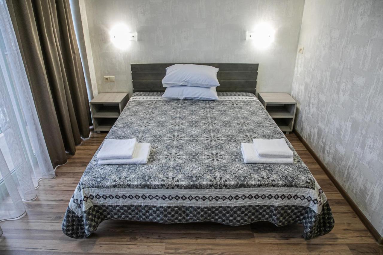 Alina Hotel & Hostel Uzhhorod Εξωτερικό φωτογραφία