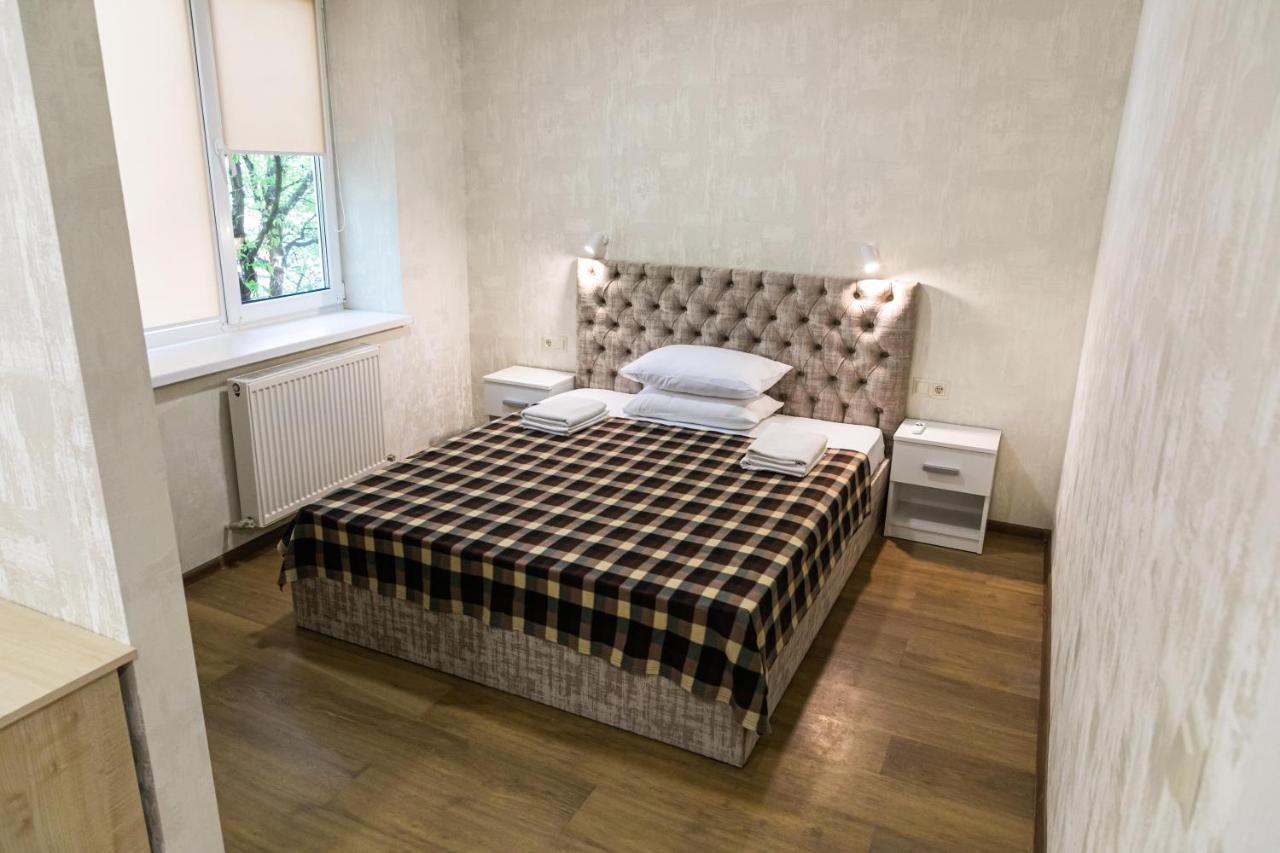 Alina Hotel & Hostel Uzhhorod Εξωτερικό φωτογραφία