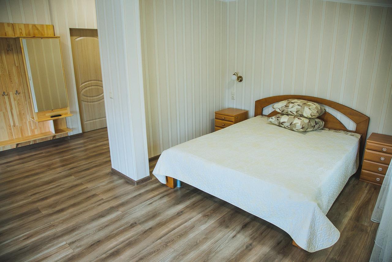 Alina Hotel & Hostel Uzhhorod Εξωτερικό φωτογραφία