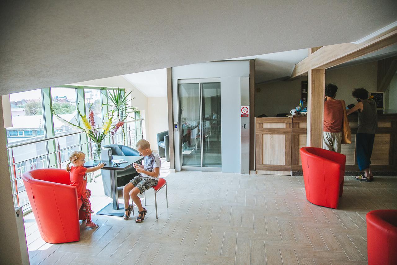 Alina Hotel & Hostel Uzhhorod Εξωτερικό φωτογραφία